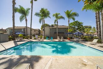 631 Blackshaw Ln in San Diego, CA - Building Photo - Building Photo