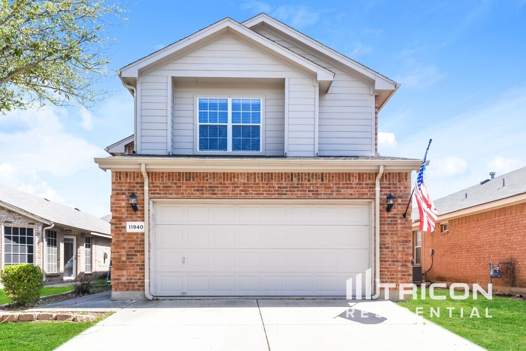 11940 Brown Fox Dr in Fort Worth, TX - Building Photo