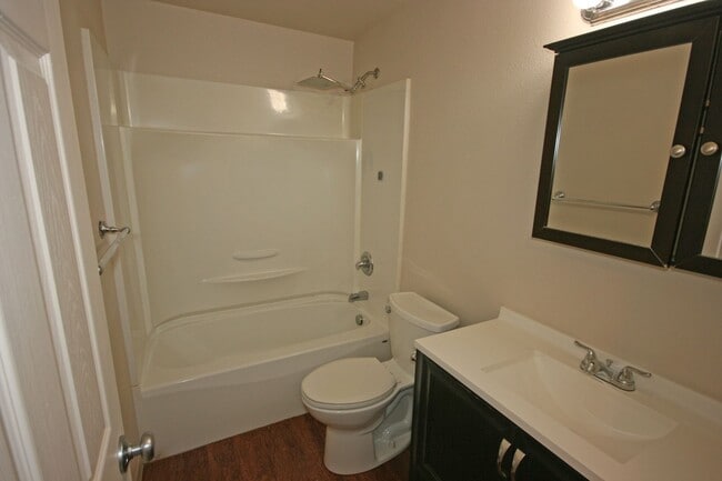 4252 NE Beaumead St in Hillsboro, OR - Building Photo - Building Photo