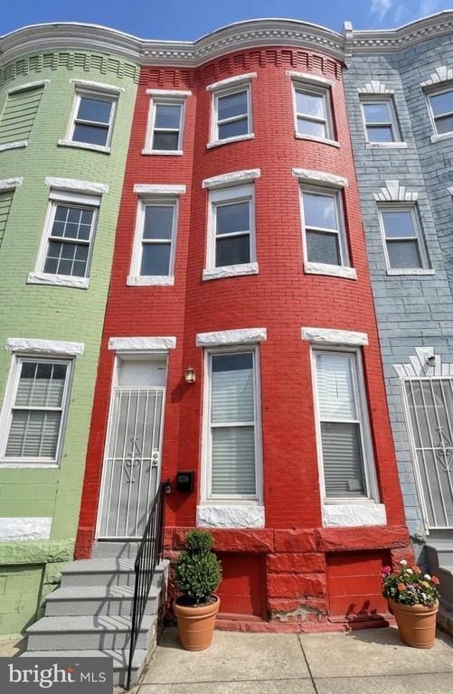 1026 E North Ave