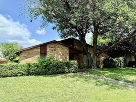 1909 Forestdale Dr in Richardson, TX - Building Photo