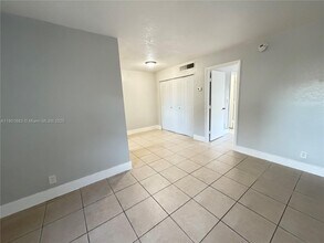 2129 Davie Blvd in Fort Lauderdale, FL - Building Photo - Building Photo