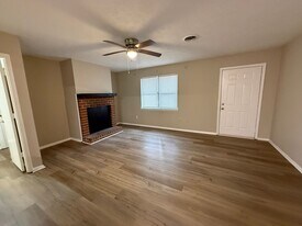 1605 Cedar Shoals Dr in Athens, GA - Building Photo