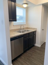 4004 Esters Rd in Irving, TX - Foto de edificio - Building Photo