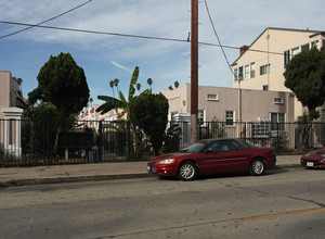 1611 N Normandie Ave in Los Angeles, CA - Building Photo - Building Photo