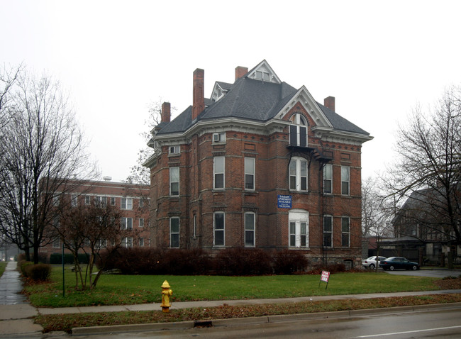 Cornwell Mansion in Ypsilanti, MI - Building Photo - Building Photo