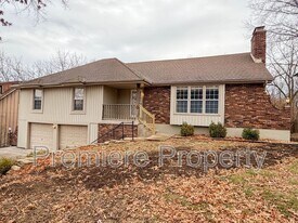 1011 SW Lorman Dr in Lee's Summit, MO - Building Photo