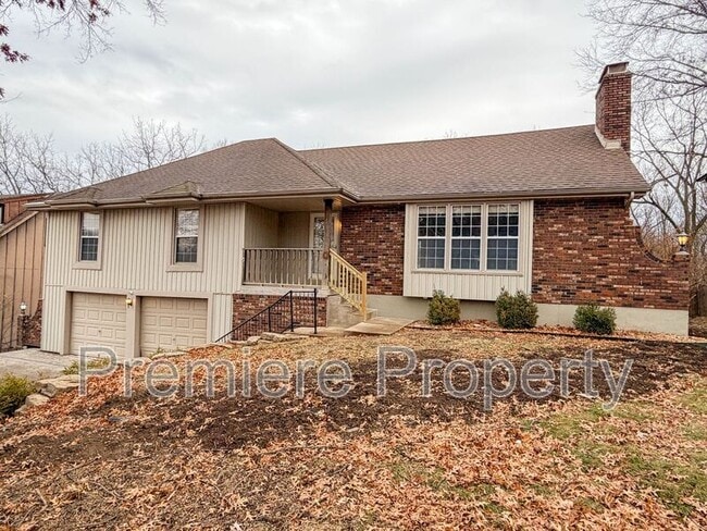 property at 1011 SW Lorman Dr