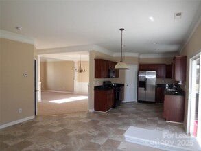 6945 Goldenwillow Dr in Charlotte, NC - Foto de edificio - Building Photo