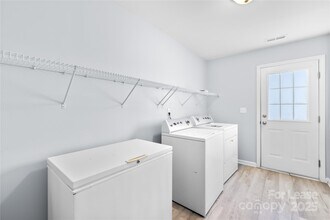 8043 Bristle Toe Ln in Charlotte, NC - Building Photo - Building Photo