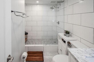 130 26th St NW, Unit 514 in Atlanta, GA - Foto de edificio - Building Photo