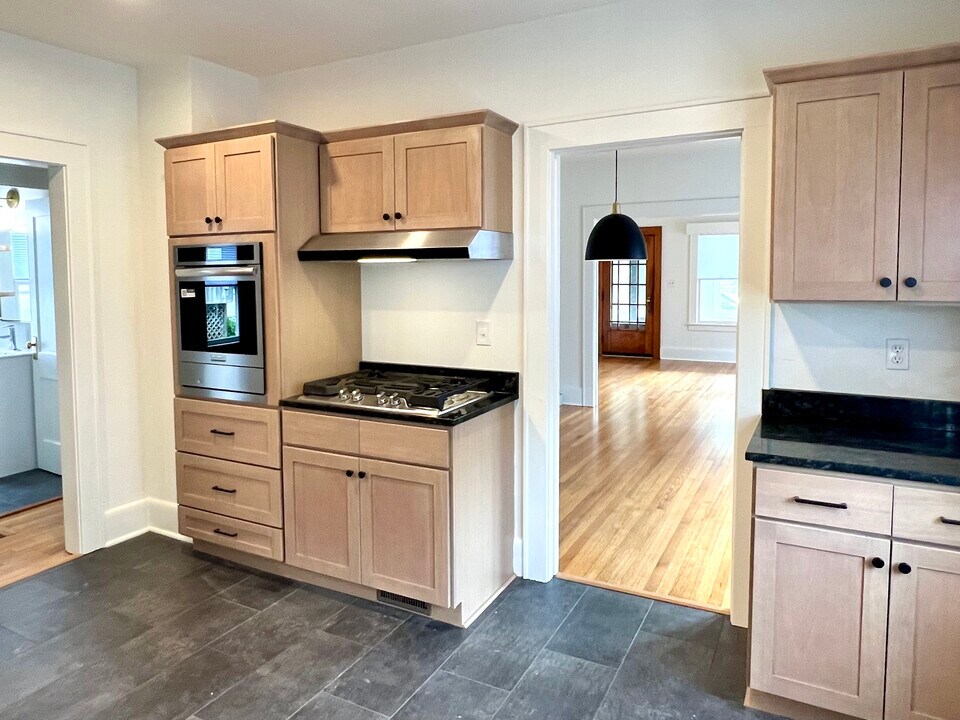 522 Stafford Ave, Unit 1 in Syracuse, NY - Building Photo
