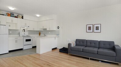 1952 Comox St in Vancouver, BC - Building Photo - Building Photo