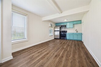 215 Hyde Park Blvd in Houston, TX - Building Photo - Building Photo