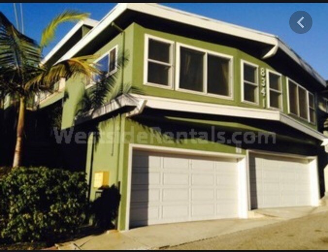 8341 W Manchester Ave, Unit #1 in Playa Del Rey, CA - Foto de edificio