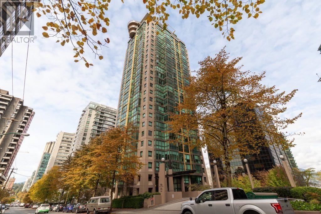 1367-1367 Alberni St in Vancouver, BC - Building Photo