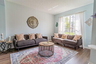 112 Madiera Beach Blvd in Kissimmee, FL - Building Photo - Building Photo