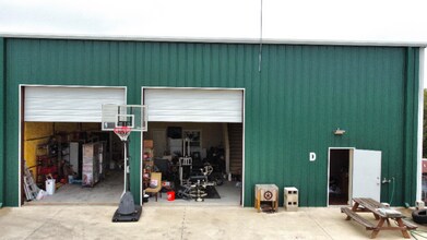 10107 Signal Hill Rd in Austin, TX - Foto de edificio - Building Photo