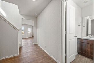 6623 Whisper Pond in San Antonio, TX - Building Photo - Building Photo