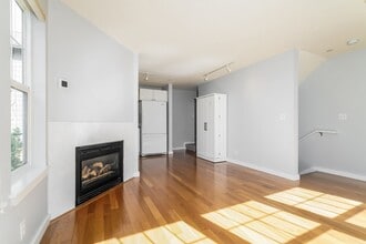 5430 California Ave SW in Seattle, WA - Building Photo - Building Photo