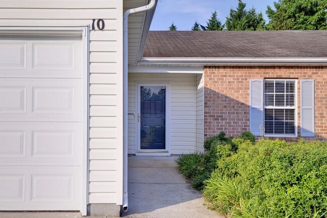 property at 10 Kaitlyn Cir