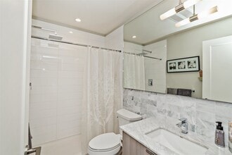 3080-3080 Gladwin Rd in Abbotsford, BC - Building Photo - Building Photo