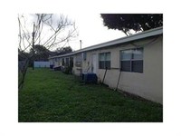 2561 NW 13th Ct in Fort Lauderdale, FL - Building Photo - Building Photo