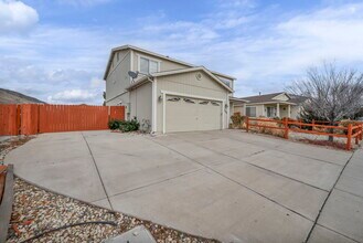 17795 Oakview Ct in Reno, NV - Building Photo - Building Photo