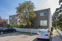 6919 Elbow Dr SW in Calgary, AB - Building Photo - Building Photo