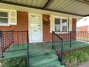 206 E Myrtle Dr in Midwest City, OK - Building Photo - Building Photo