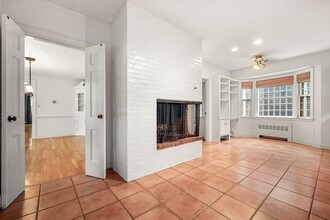 188 Country Dr in Weston, MA - Building Photo - Building Photo