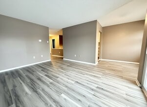 214 Meadowview Ln in Mont Clare, PA - Building Photo - Building Photo