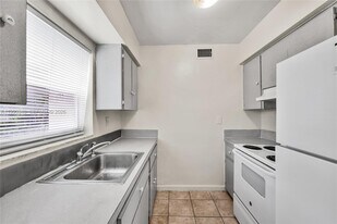 2241 NW 59th Terrace in Lauderhill, FL - Building Photo