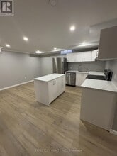 890 Marigold St in London, ON - Building Photo - Building Photo