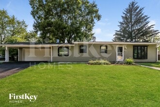 67 Austin Ave in Carpentersville, IL - Foto de edificio - Building Photo