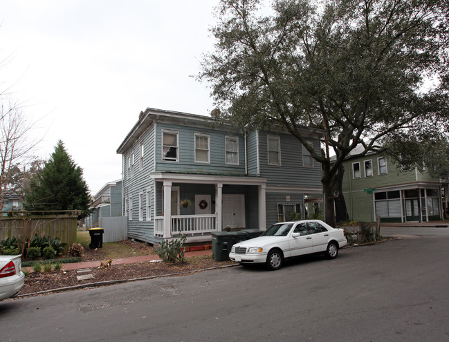 221 W Duffy St in Savannah, GA - Building Photo - Building Photo