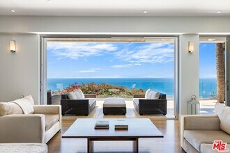 200 Arno Way in Los Angeles, CA - Building Photo - Building Photo