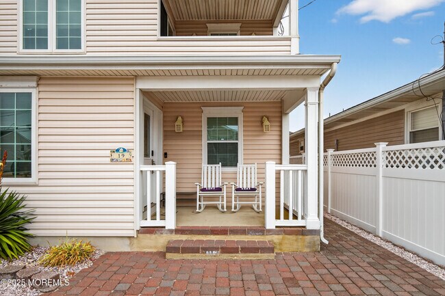 B19 Haddonfield Ave in Lavallette, NJ - Building Photo - Building Photo