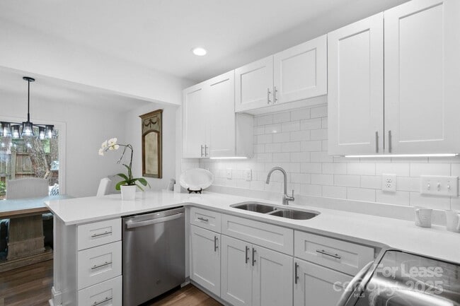 7916 Horse Chestnut Ln in Charlotte, NC - Building Photo - Building Photo