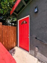 1575 Munson Ave in Los Angeles, CA - Building Photo - Building Photo