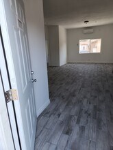 1177 E 41st Pl in Los Angeles, CA - Building Photo - Building Photo