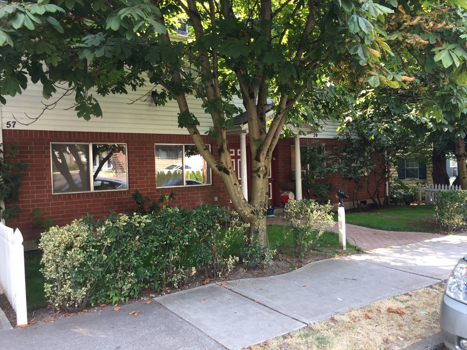 41 SE 60th Ave, Unit 43 in Portland, OR - Foto de edificio