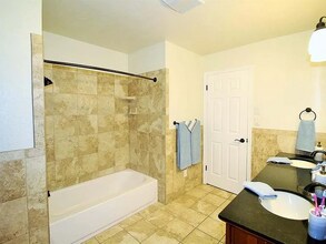 464 E Magill Ave in Fresno, CA - Building Photo - Building Photo