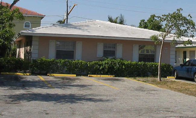 724 NE 1st St in Pompano Beach, FL - Building Photo - Building Photo