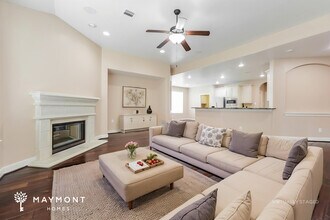 15719 White Summit Ct in Houston, TX - Foto de edificio - Building Photo