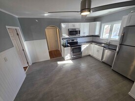 14 Seagirt Ave in Saugus, MA - Building Photo