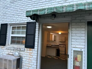 244 Barber St, Unit A6 in Athens, GA - Building Photo - Building Photo