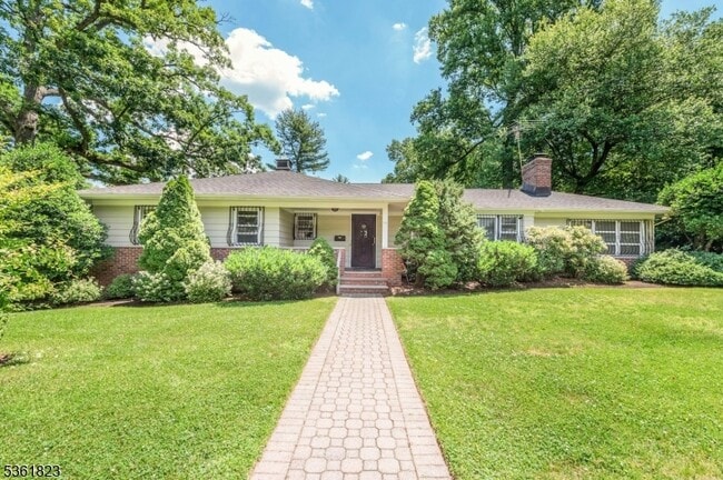 property at 115 Essex Rd
