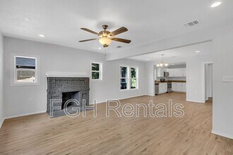 915 Canton in San Antonio, TX - Building Photo - Building Photo