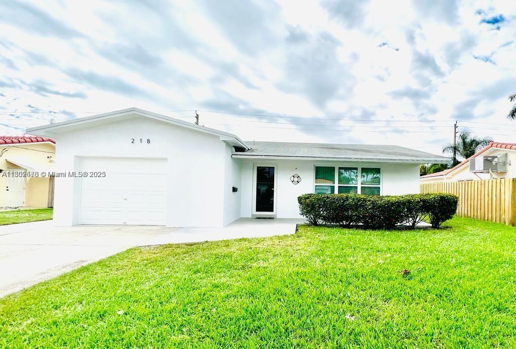 218 SE 3rd Pl in Dania Beach, FL - Building Photo